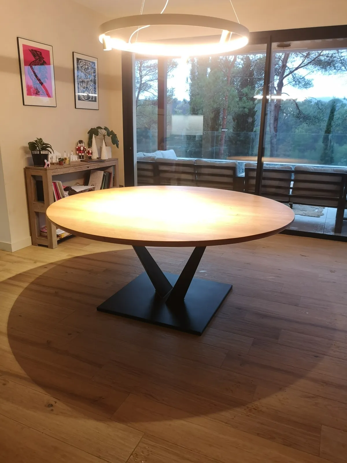 Pied de table sur mesure en acier, villa d'architecte, Montferrier-sur-Lez