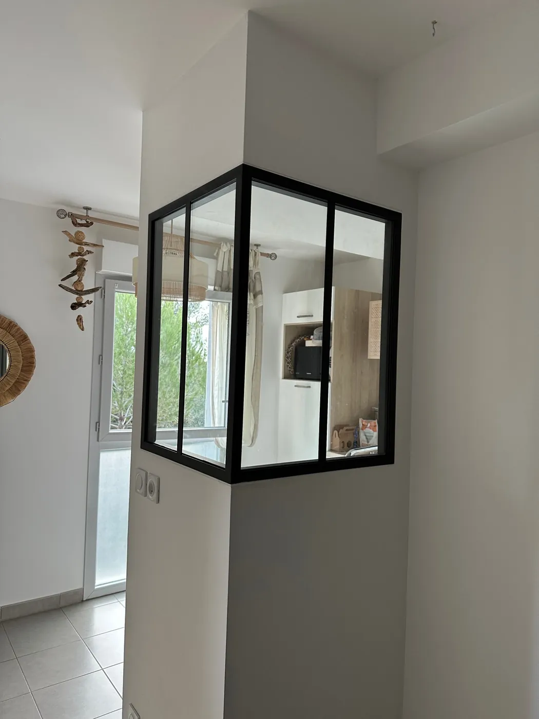 Verrière d'angle intérieure décorative en acier, Nîmes