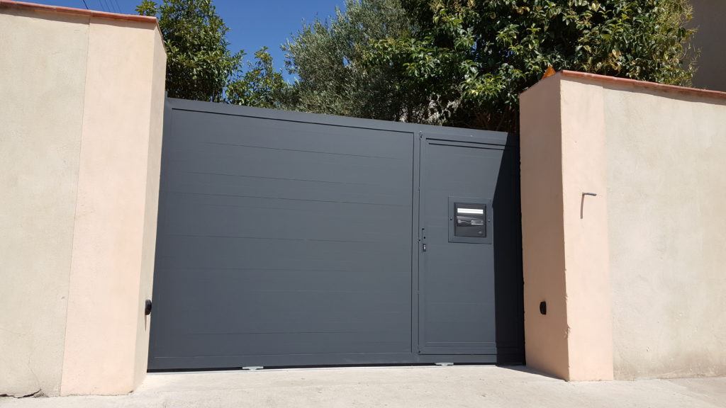 Portail ALUMINIUM coulissant automatique - Nîmes (Gard 30)