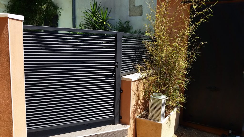 Portillon brise vue persiennes en ACIER - Caveirac (Gard 30)