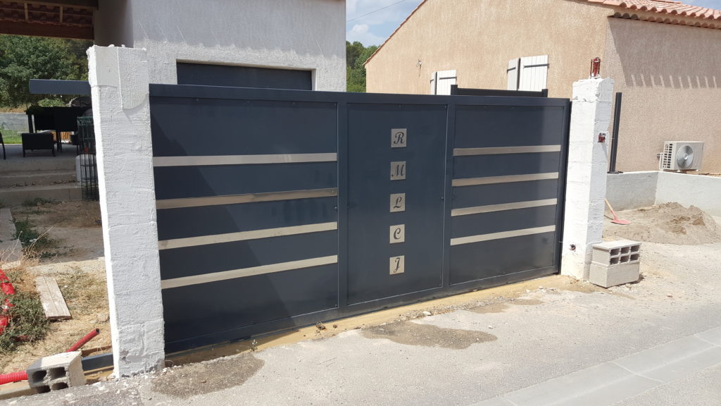 Portail coulissant moderne - Fuveau (Bouches du Rhône 13)