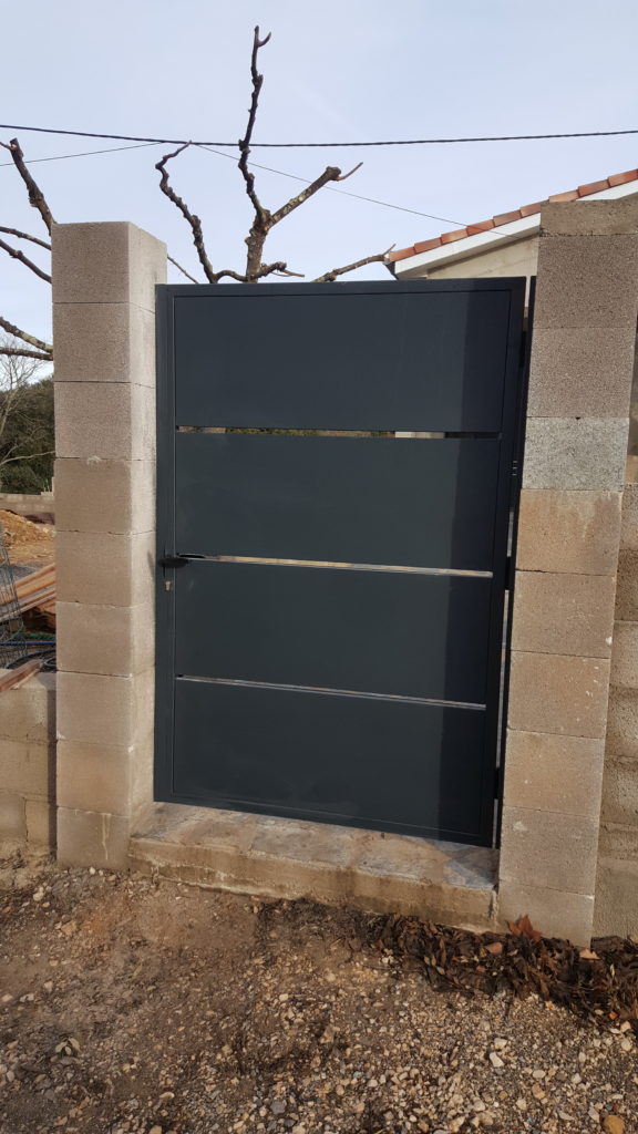 Portillon acier moderne - Quissac (Gard 30)