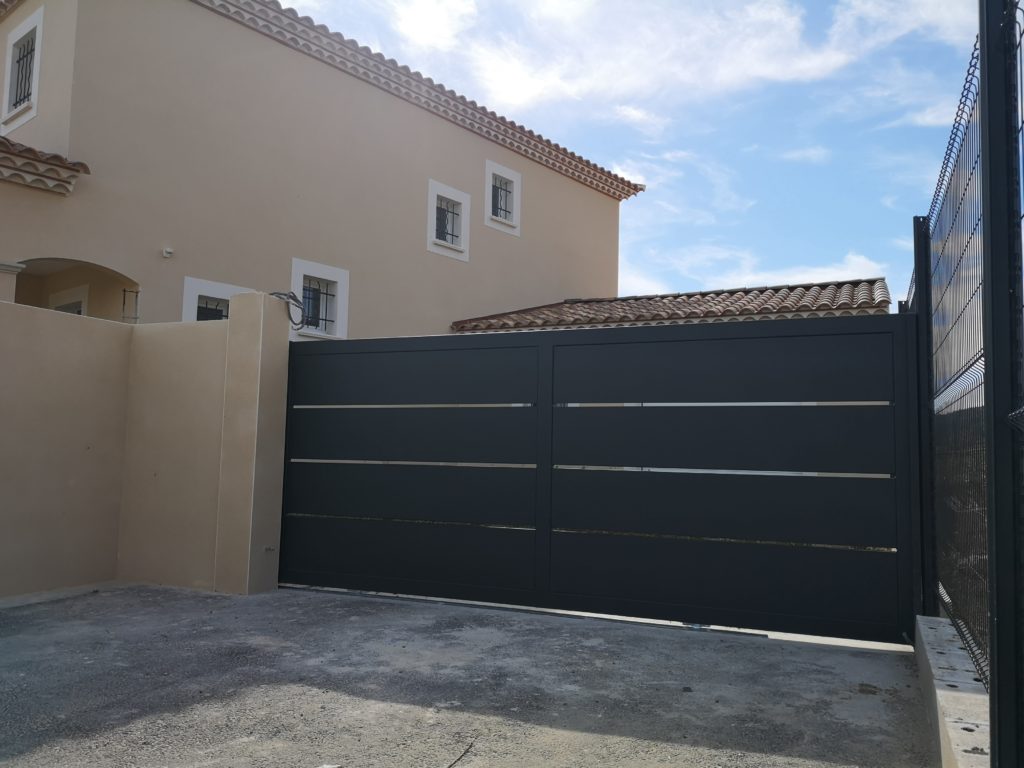 Portail coulissant et portillon - Caveirac (Gard 30)