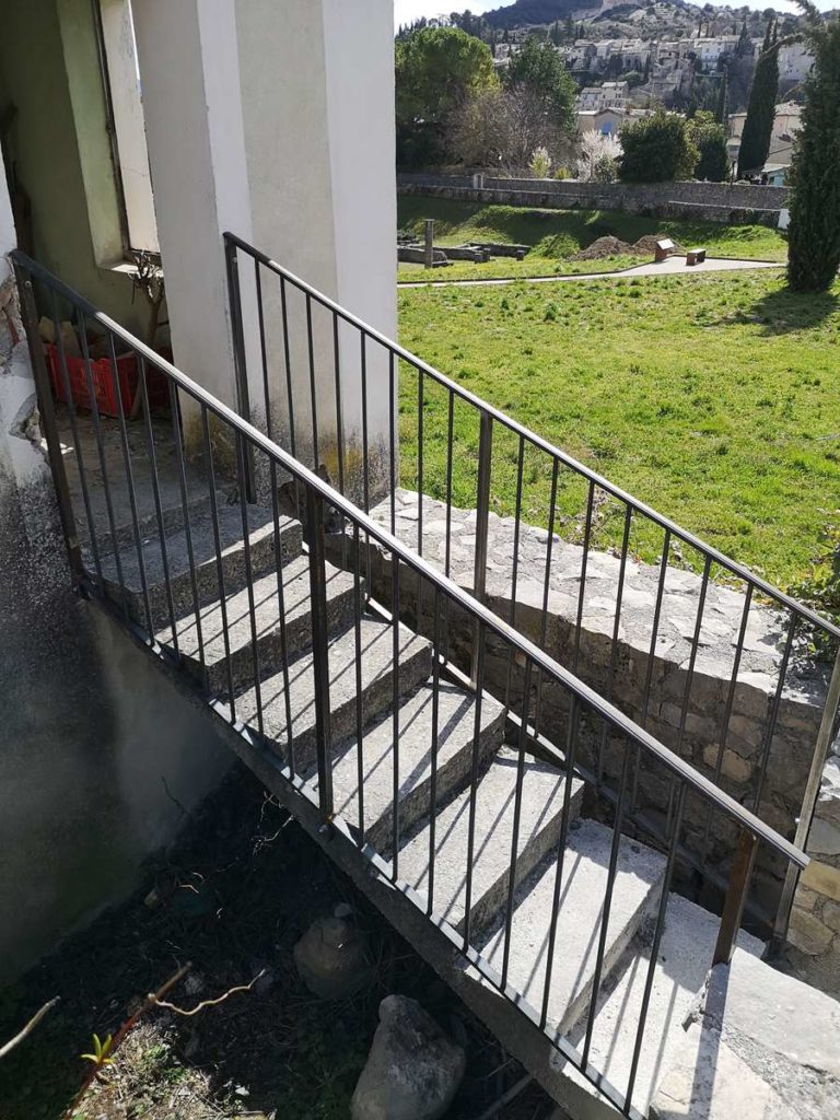Rampe escalier - Vaison la Romaine (Vaucluse 84)