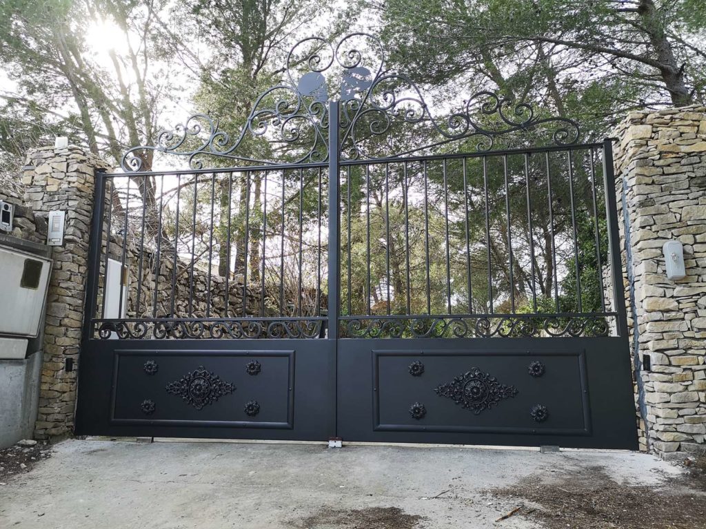 Portail - Nîmes (Gard 30)