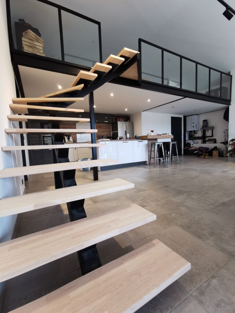 Escalier et mezzanine - Lecques (Gard 30)