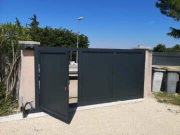 Portail coulissant aluminium, fabrication et installation, Rochefort du Gard 30